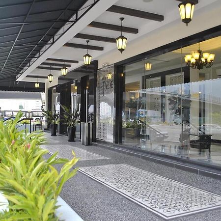 Hotel Zamburger Grand Jade Johor Bahru Exterior foto